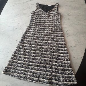 St John Dress in white and black pattern Size 10